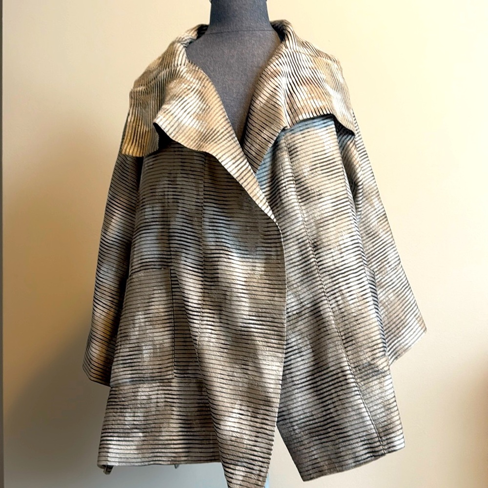 NWT Marla Wynne sheer Over Jacket. Size M. Beautiful over dresses or with pants